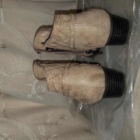 Unisa booties - Picture 2 of 9